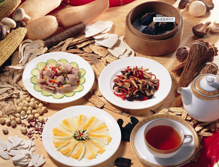 为什么食疗在肝病自我疗养中起重要作用?